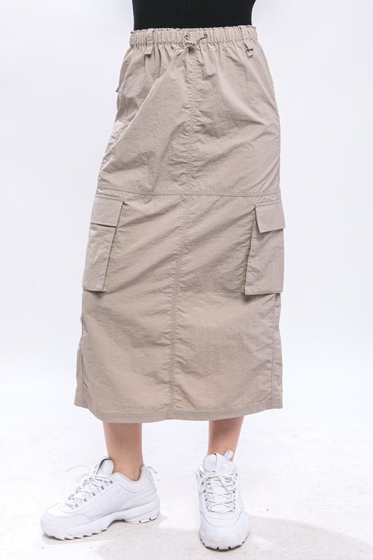 CARGO SKIRT WITH SIDE POCKET DETAIL AND REAR SLIT BY love tree