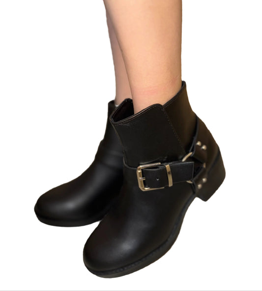 ANKLE BOOT WITH BUCKLE DETAIL BONUS-S